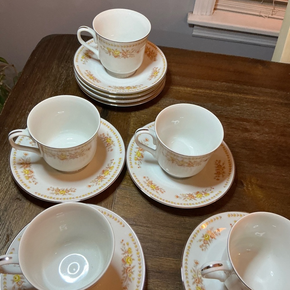Carilon Japan Elegance 513 Teacup & Saucer Set VTG Floral Fine China, Set of 5